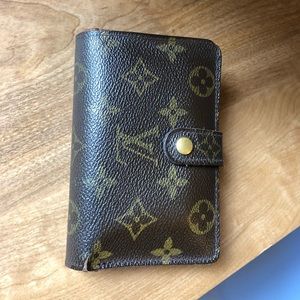 Authentic Louis Vuitton Kisslock Wallet